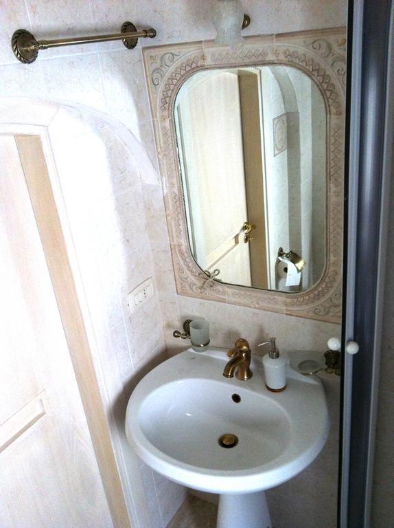 مبيت وإفطار مارتينا فرانكا Archetto Bianco الغرفة الصورة